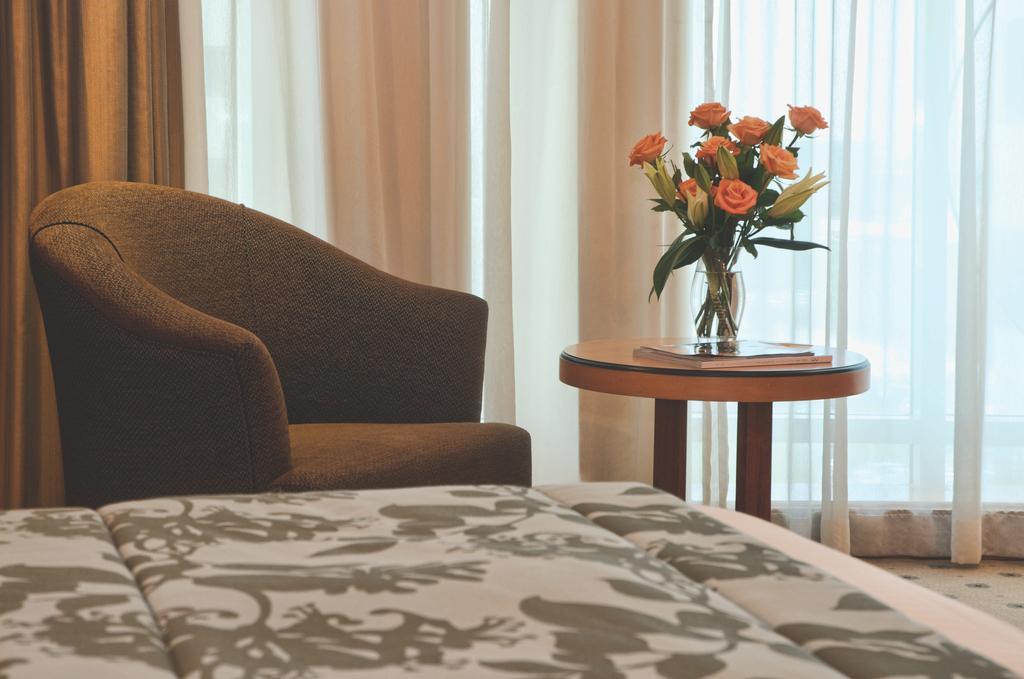 Wiseman Grand Hotel Doha Eksteriør bilde A room at the hotel