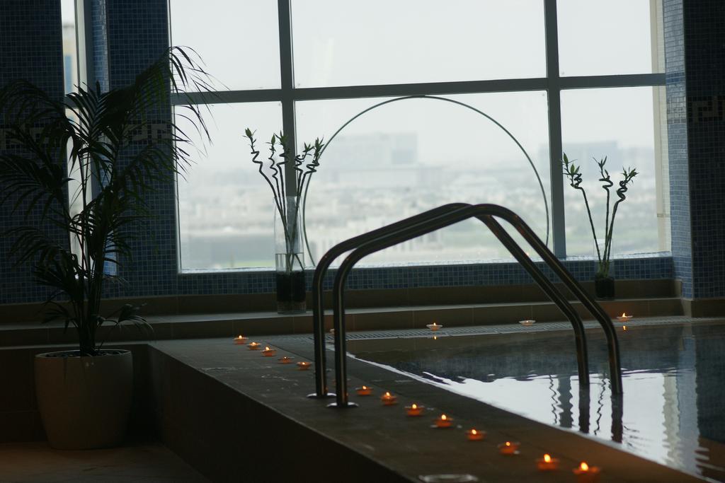 Wiseman Grand Hotel Doha Eksteriør bilde The pool at the 57th floor