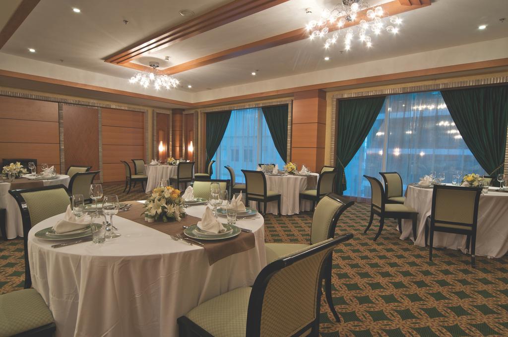 Wiseman Grand Hotel Doha Eksteriør bilde The ballroom