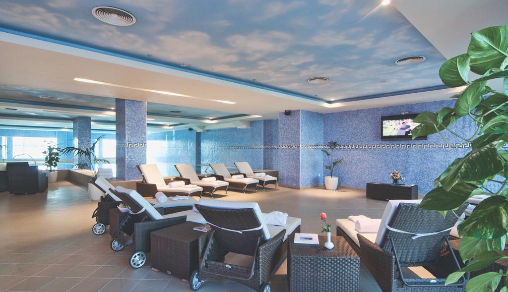 Wiseman Grand Hotel Doha Eksteriør bilde The spa at the Grand Hotel